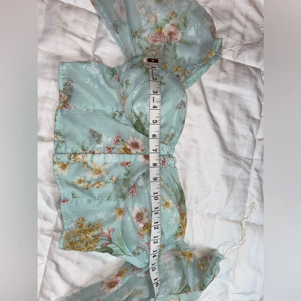 Floral Chiffon Crop Top - Picture 3 of 10
